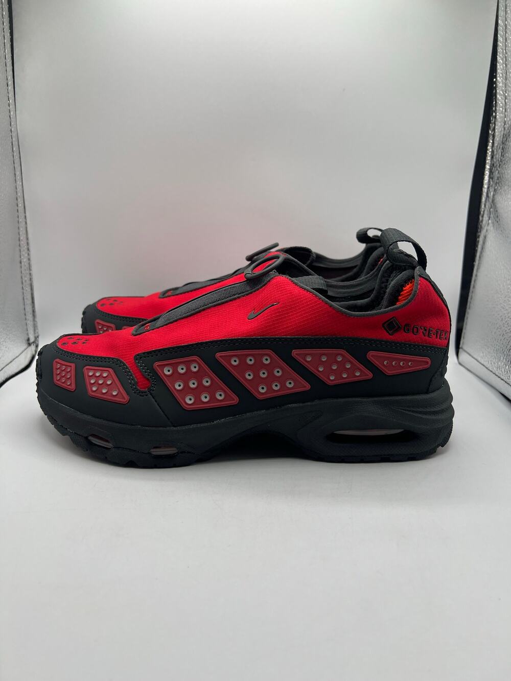 Nike Air Sunder Max Wmns GORE-TEX “Hyper Crimson” size 7w